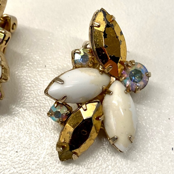 Vintage Earrings Vintage Milk Stone Clip on Retro Style Clip on Earrings - Picture 2 of 5